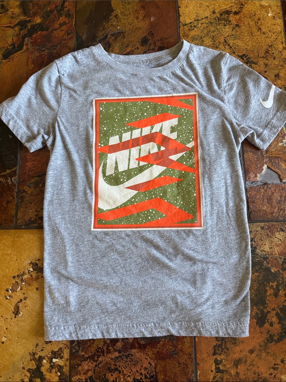 Nike Kids Grey Tee with Olive & Orange Graphic (1111)